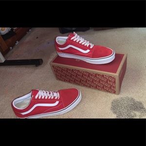 Vans red oldskool